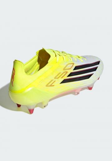 Футбольные бутсы