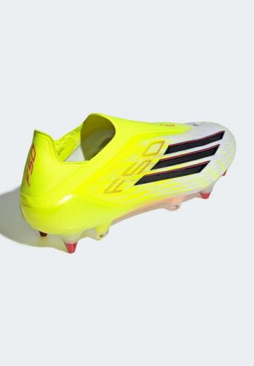 Футбольные бутсы