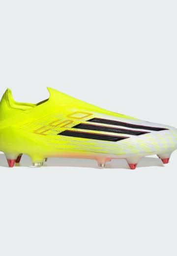 Футбольные бутсы