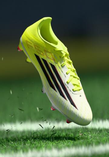 Футбольные бутсы