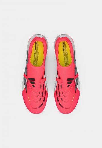 Футбольные бутсы