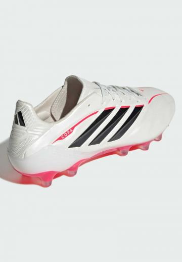 Футбольные бутсы