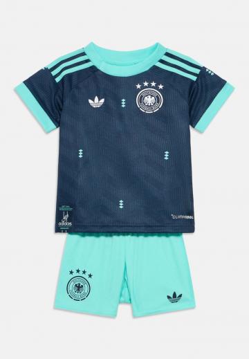 Спортивные шорты