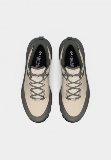 Походные кроссовки