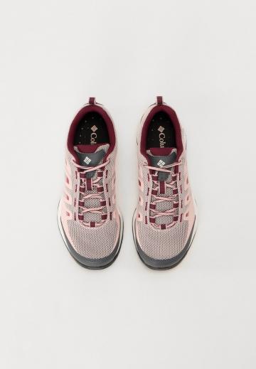 Походные ботинки