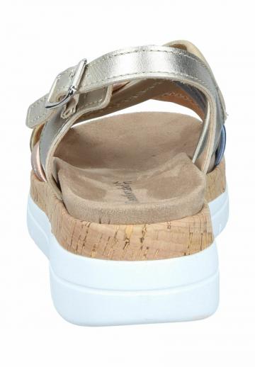 Босоножки на танкетке