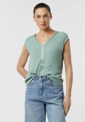 Атласная блузка