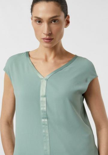 Атласная блузка