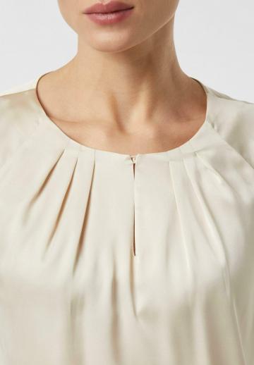 Атласная блузка