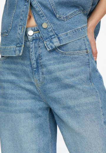 Клешеные джинсы