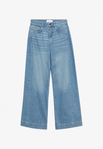 Клешеные джинсы