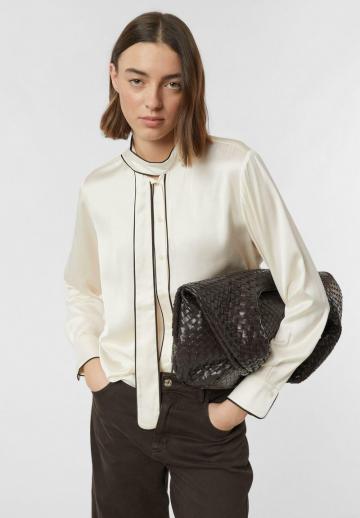 Атласная блузка