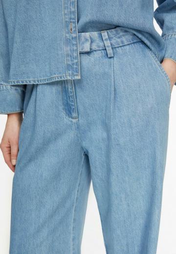 Свободные джинсы