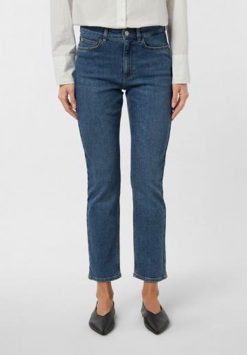 Прямые джинсы