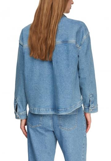 Джинсовая куртка