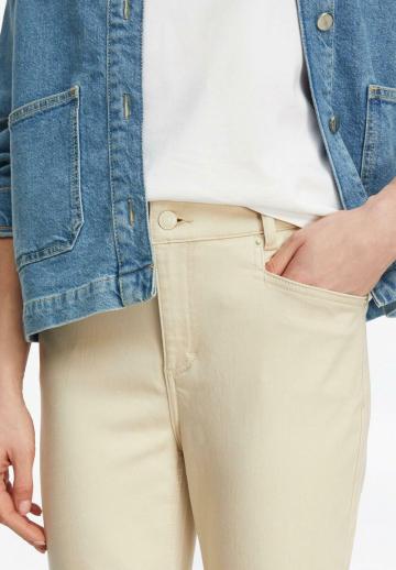 Короткие джинсы