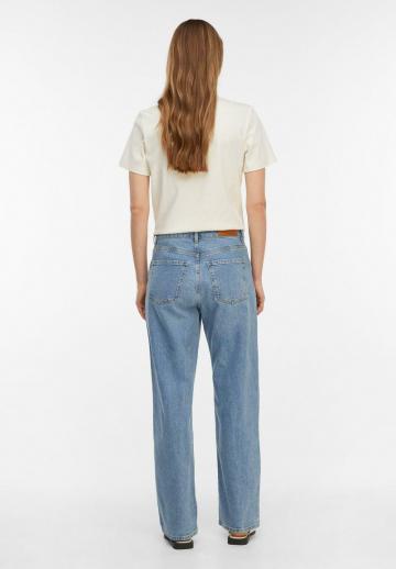 Прямые джинсы