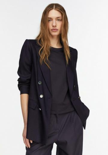 Короткое пальто