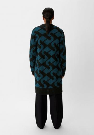Жаккардовая вязаная кофта