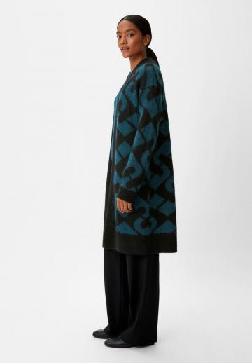 Жаккардовая вязаная кофта