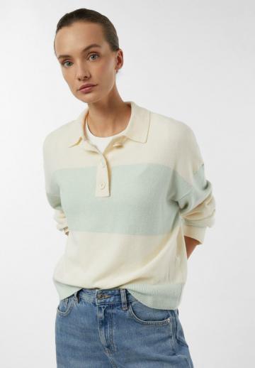 Пуловер с воротником поло