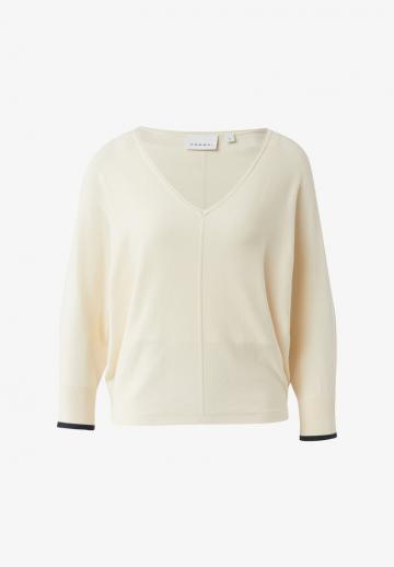 Пуловер с вырезом V