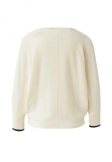 Пуловер с вырезом V