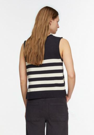 Пуловер без рукавов