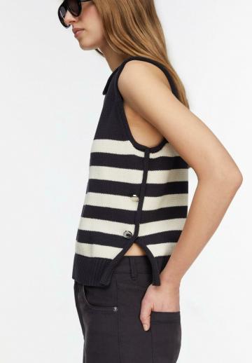 Пуловер без рукавов