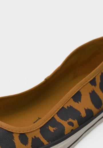 Спортивные балетки