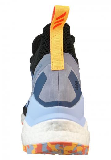 Походные ботинки