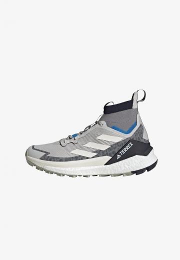 Походные кроссовки