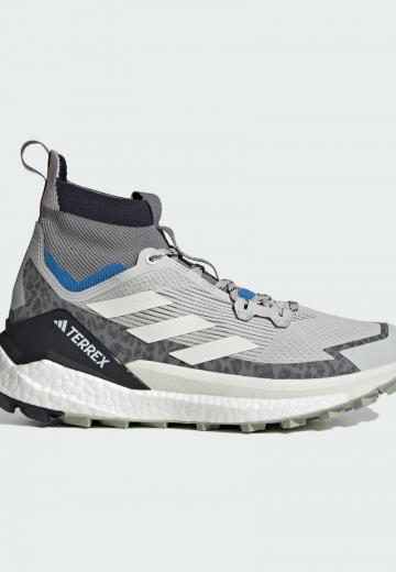 Походные кроссовки