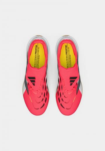 Футбольные бутсы