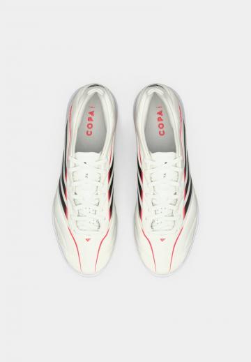 Футбольные бутсы