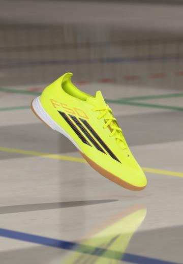 Футбольные бутсы