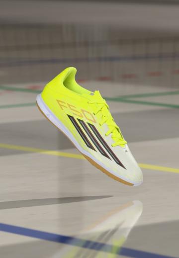 Футбольные бутсы