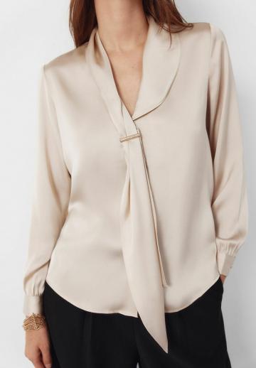 Атласная блузка