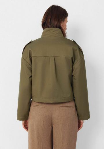 Куртка с накладнымит карманами