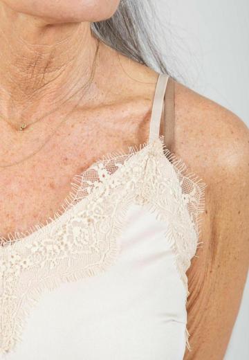 Топ на бретельках