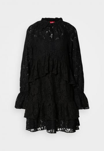 Короткое платье