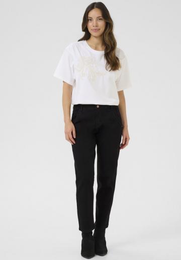 Короткие джинсы