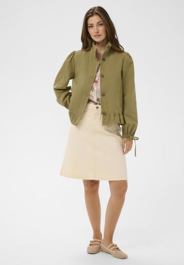 Куртка с накладнымит карманами