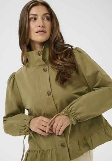 Куртка с накладнымит карманами