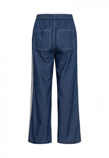 Свободные джинсы