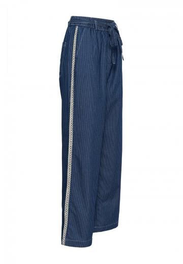 Свободные джинсы