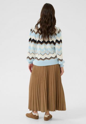 Пуловер в полоску