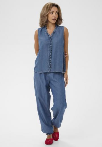 Джинсовая жилетка