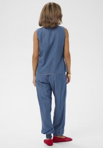 Джинсовая жилетка