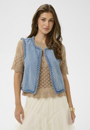 Джинсовая жилетка